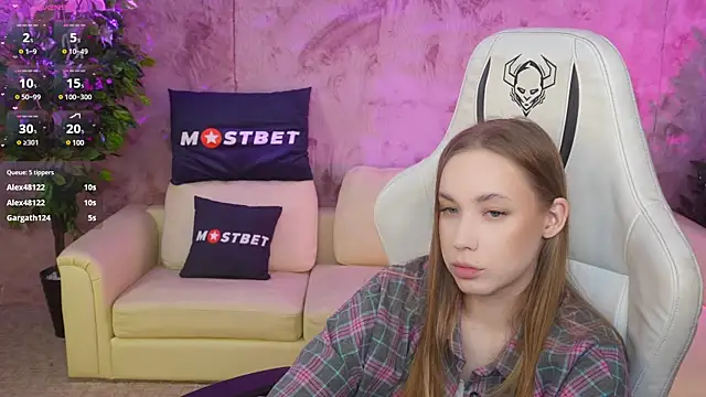 Linda054 online show from 01.05.25