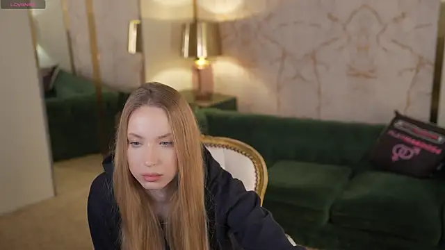 Linda054 online show from 10.14.25