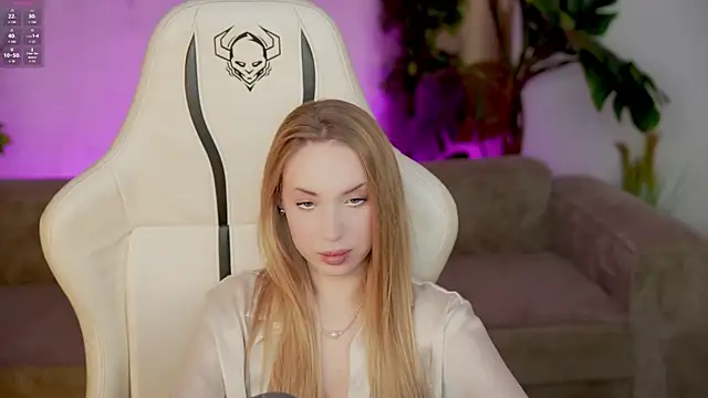 Linda054 online show from 10.19.25