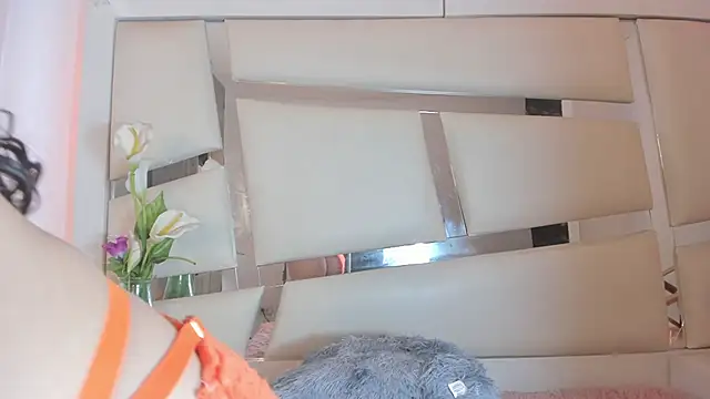 chrystal js online show from 02.07.25