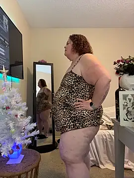 MsStrawbooty online show from 12.17.25