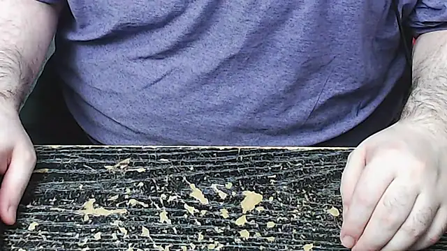 Snapshot of Dominant_BEAR chatting on 11.04.25 Dominant BEAR online show from 11.04.25