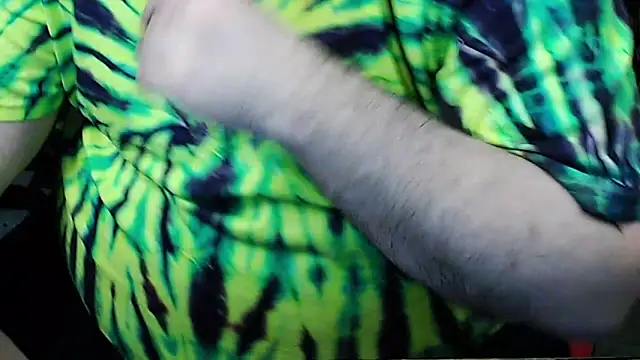 Snapshot of Dominant_BEAR chatting on 11.10.25 Dominant BEAR online show from 11.10.25