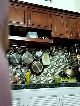 Snapshot of ___Erin___ chatting on 11.14.25 Erin online show from 11.14.25