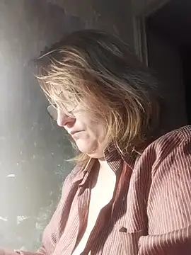 Snapshot of Forest-Lady chatting on 04.08.26 Forest-Lady online show from 04.08.26