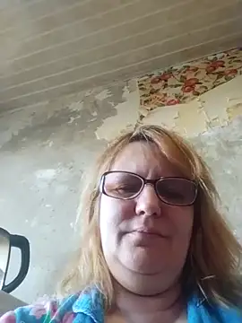 Snapshot of Forest-Lady chatting on 04.11.26 Forest-Lady online show from 04.11.26