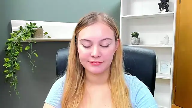 kitty valeria online show from 01.18.25