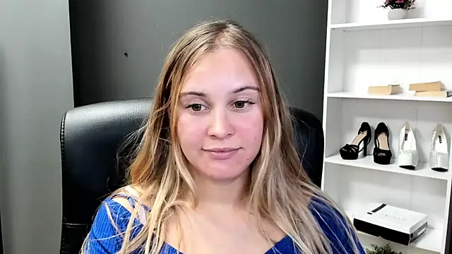 Snapshot of kitty_valeria chatting on 07.22.26 kitty valeria online show from 07.22.26