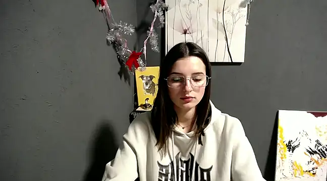Snapshot of lady_olivia_ chatting on 12.24.24 lady olivia online show from 12.24.24