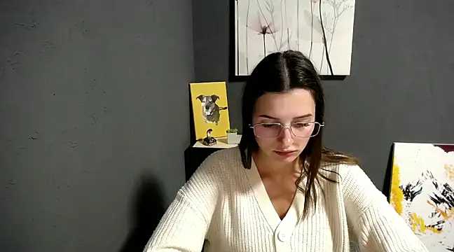 Snapshot of lady_olivia_ chatting on 02.04.25 lady olivia online show from 02.04.25