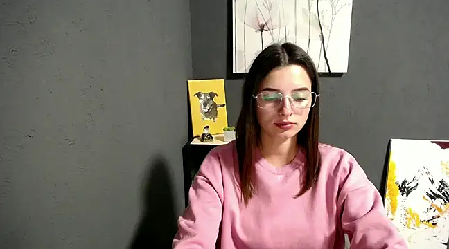 Snapshot of lady_olivia_ chatting on 02.05.25 lady olivia online show from 02.05.25