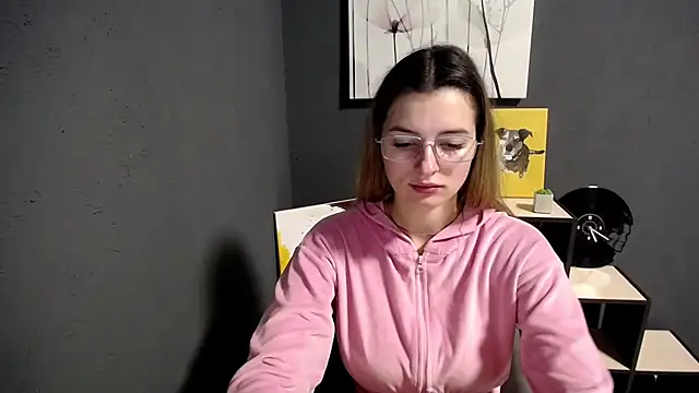 Snapshot of lady_olivia_ chatting on 11.10.25 lady olivia online show from 11.10.25