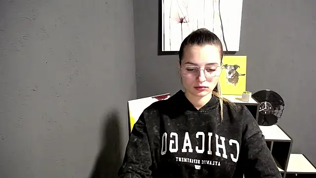 Snapshot of lady_olivia_ chatting on 11.17.25 lady olivia online show from 11.17.25