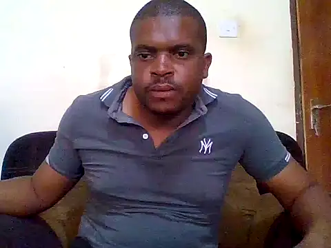 Snapshot of lui_cuuty chatting on 10.02.25 lui cuuty online show from 10.02.25