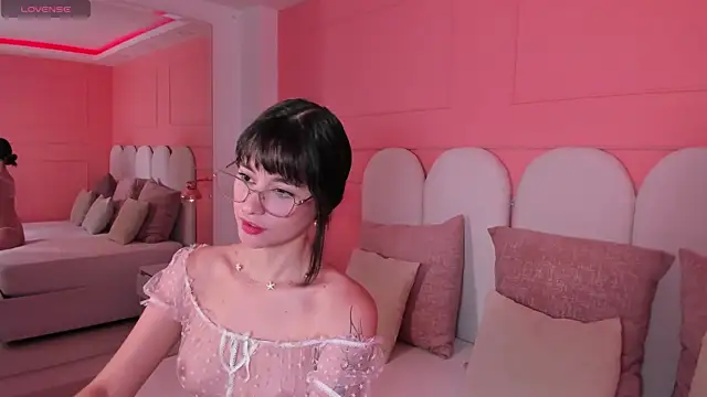 emilly williams  online show from 12.19.24