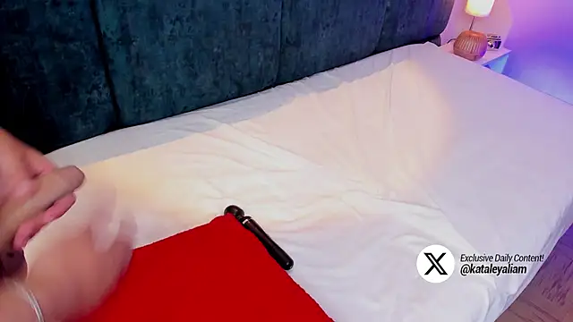 Snapshot of kataleyandliam chatting on 02.13.25 kataleyandliam online show from 02.13.25