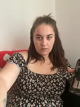 yzabell18 online show from 11.23.25