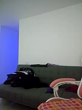 Snapshot of azumiichan chatting on 09.23.25 azumiichan online show from 09.23.25