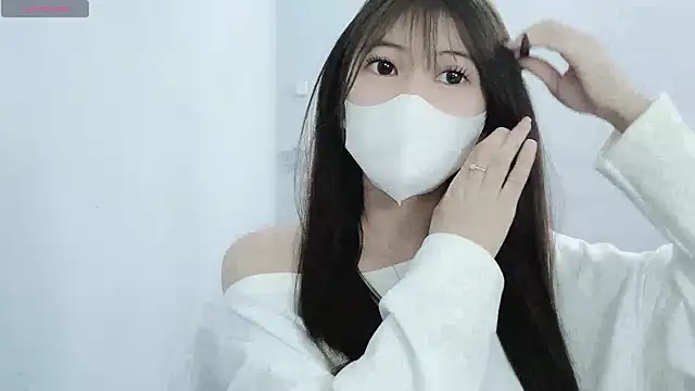 Snapshot of tanhxiu chatting on 12.19.24 tanhxiu online show from 12.19.24