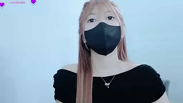 Snapshot of tanhxiu chatting on 02.14.25 tanhxiu online show from 02.14.25