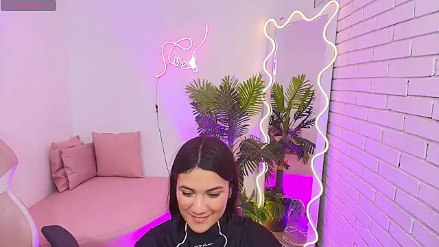 Snapshot of Chiara_tay chatting on 02.27.25 Chiara tay online show from 02.27.25