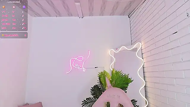 Snapshot of Chiara_tay chatting on 03.23.25 Chiara tay online show from 03.23.25