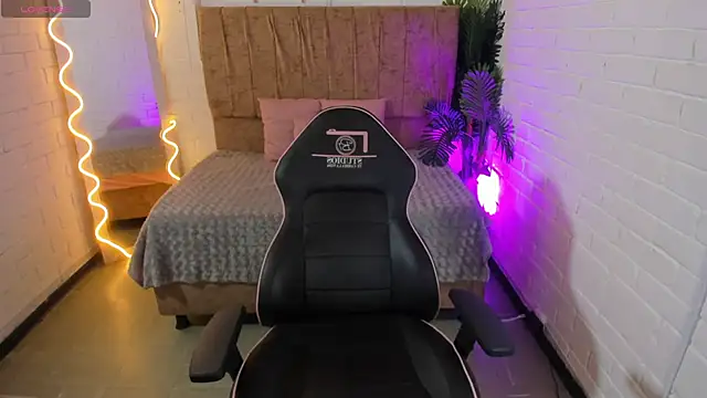 Snapshot of Chiara_tay chatting on 09.13.25 Chiara tay online show from 09.13.25