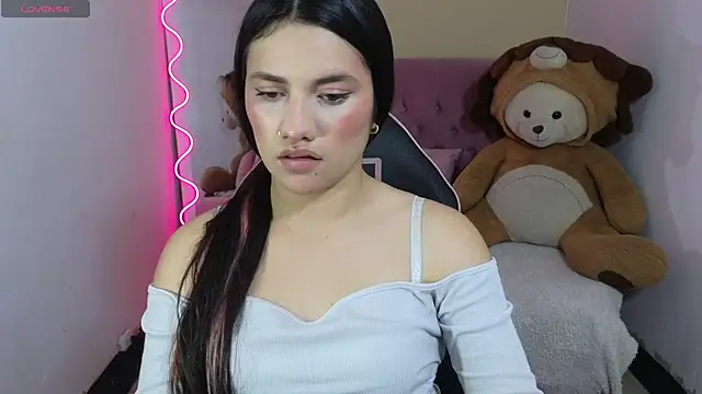 Snapshot of Chiara_tay chatting on 11.07.25 Chiara tay online show from 11.07.25