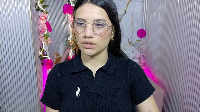 Snapshot of Chiara_tay chatting on 06.12.26 Chiara tay online show from 06.12.26