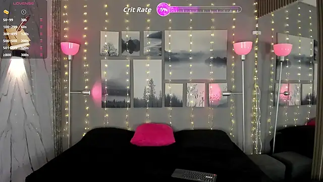 Snapshot of noah_and_rose chatting on 11.24.25 noah and rose online show from 11.24.25