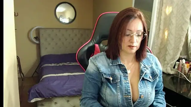 Carol Scottt online show from 09.30.25