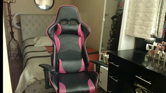 Carol Scottt online show from 10.22.25