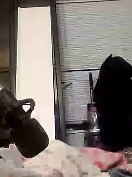 Snapshot of --D-a-D-D-y- chatting on 02.03.25 --D-a-D-D-y- online show from 02.03.25