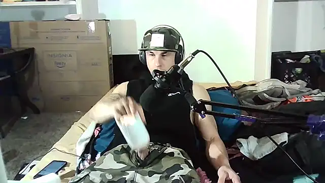 Snapshot of --D-a-D-D-y- chatting on 03.14.25 --D-a-D-D-y- online show from 03.14.25