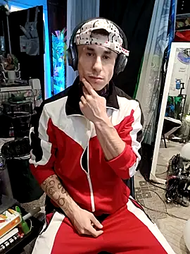 Snapshot of --D-a-D-D-y- chatting on 09.23.25 --D-a-D-D-y- online show from 09.23.25