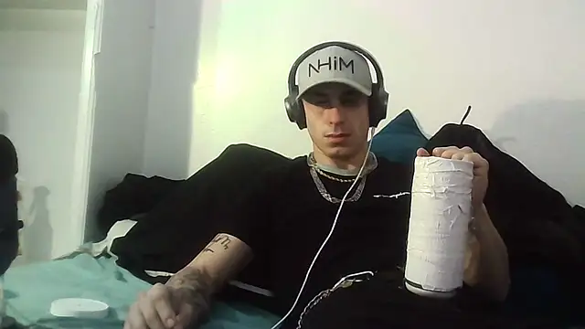 Snapshot of --D-a-D-D-y- chatting on 02.18.26 --D-a-D-D-y- online show from 02.18.26