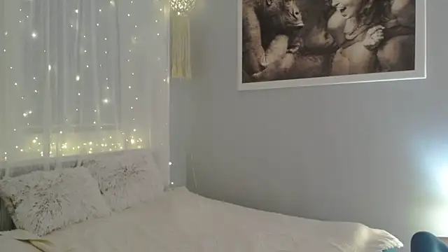 Snapshot of JulietteDiamond chatting on 01.11.25 JulietteDiamond online show from 01.11.25