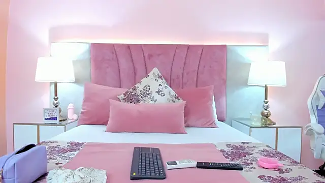 SophiaLaurens online show from 01.10.25