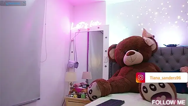 Snapshot of Tiana_sanders chatting on 01.27.25 Tiana sanders online show from 01.27.25