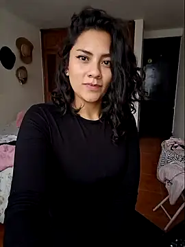 Snapshot of Thaliacooper_ chatting on 12.13.24 Thaliacooper online show from 12.13.24