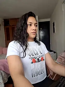 Snapshot of Thaliacooper_ chatting on 12.19.24 Thaliacooper online show from 12.19.24