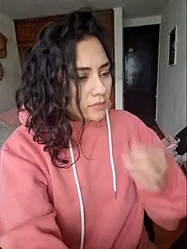 Snapshot of Thaliacooper_ chatting on 12.24.24 Thaliacooper online show from 12.24.24