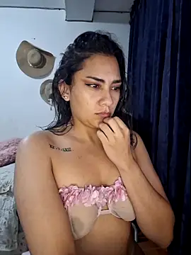 Snapshot of Thaliacooper_ chatting on 01.18.25 Thaliacooper online show from 01.18.25