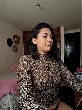 Snapshot of Thaliacooper_ chatting on 02.24.25 Thaliacooper online show from 02.24.25