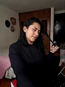 Snapshot of Thaliacooper_ chatting on 03.06.25 Thaliacooper online show from 03.06.25