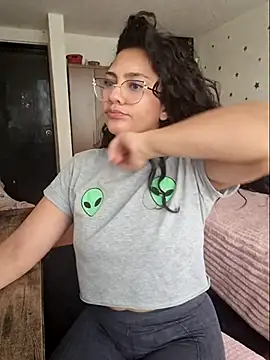 Snapshot of Thaliacooper_ chatting on 02.10.26 Thaliacooper online show from 02.10.26