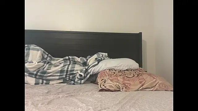 Snapshot of QueenLolaX chatting on 10.19.25 QueenLolaX online show from 10.19.25