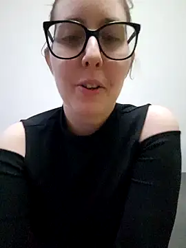 Snapshot of Sarah459 chatting on 06.30.26 Sarah459 online show from 06.30.26