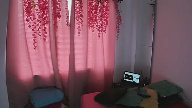 Snapshot of msschloee_ chatting on 11.09.25 msschloee online show from 11.09.25