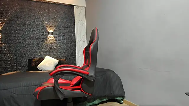 Snapshot of taurus_boy1 chatting on 11.21.25 taurus boy1 online show from 11.21.25